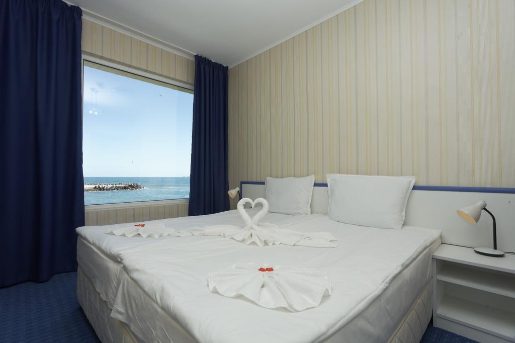 Hotel Marina Kiten  Quarto foto