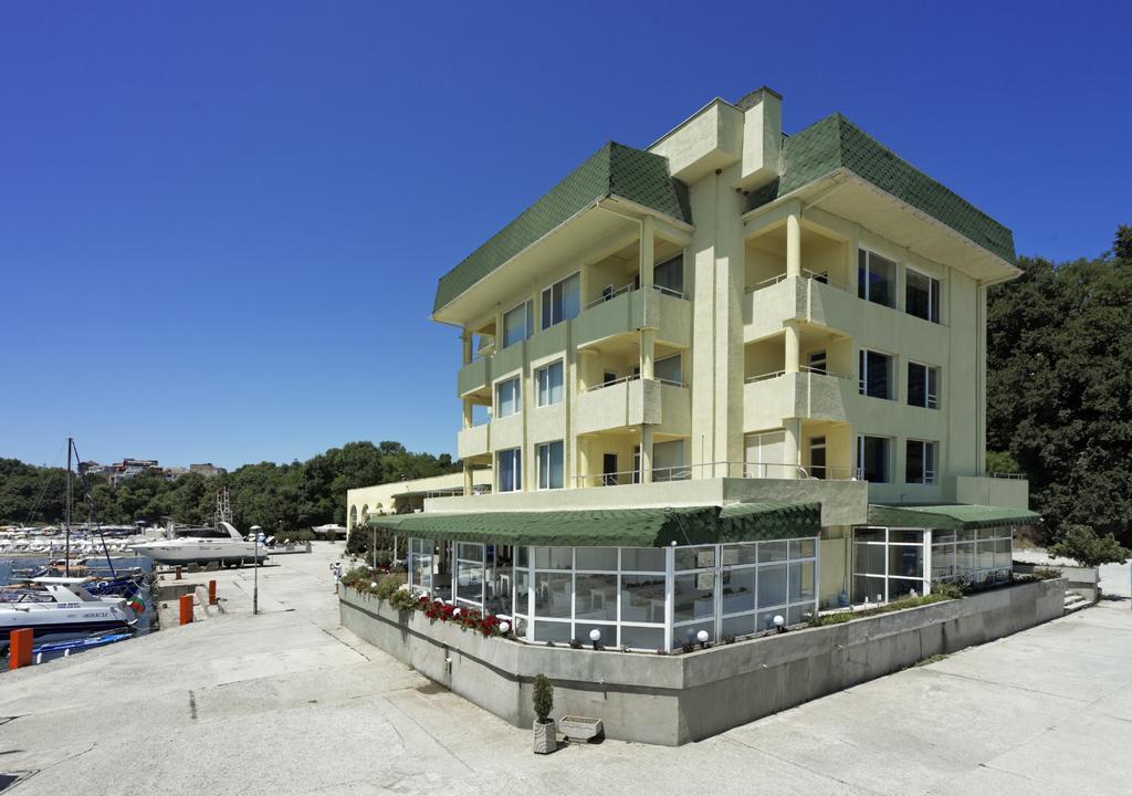 Hotel Marina Kiten  Exterior foto